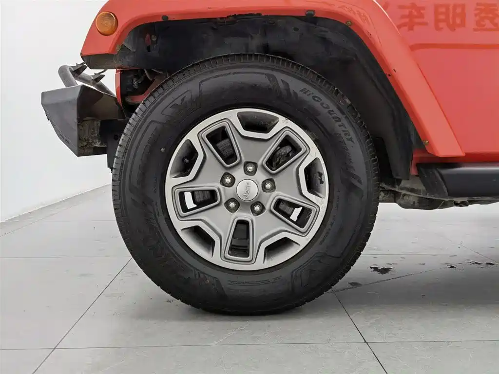 Jeep Wrangler 2015 — фото 17