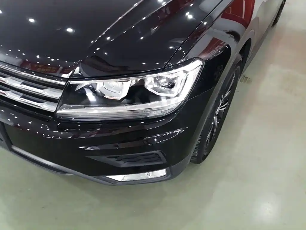 Volkswagen Tiguan L 2020 — фото 24