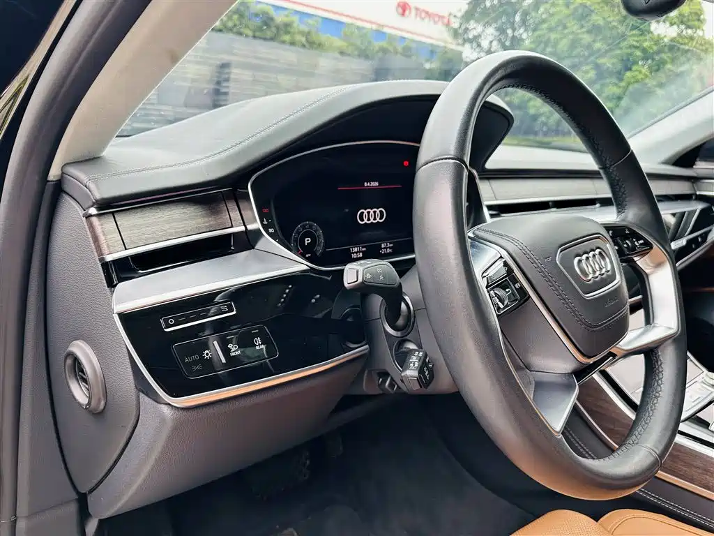 Audi A8 2023 — фото 27