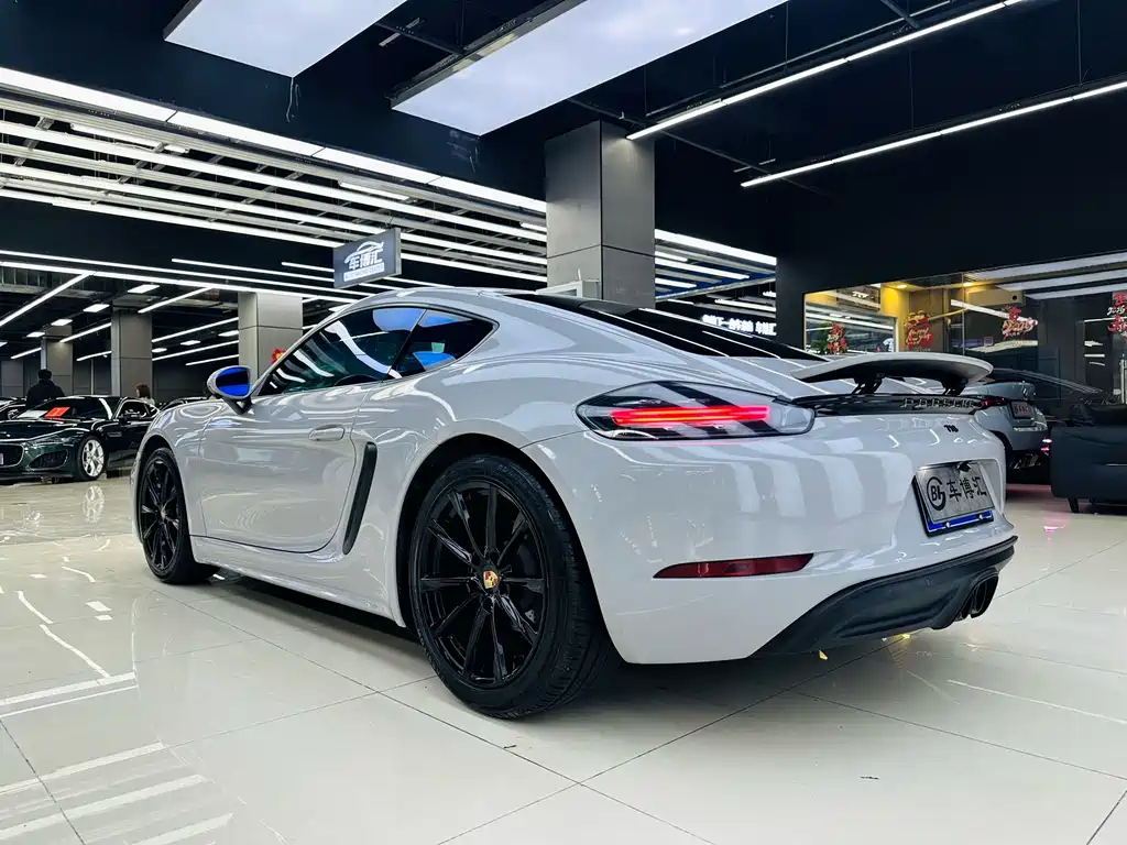 Porsche 718 2017