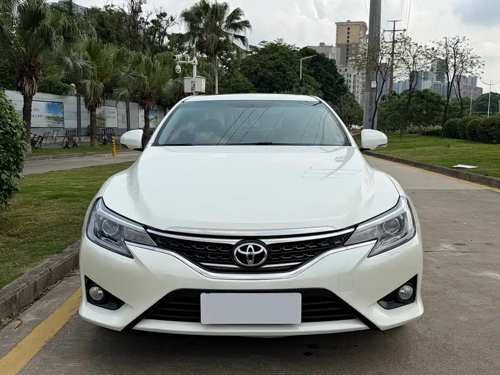 Toyota Reiz 2015 — фото 2