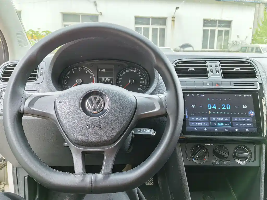 Volkswagen Polo 2017 — фото 14