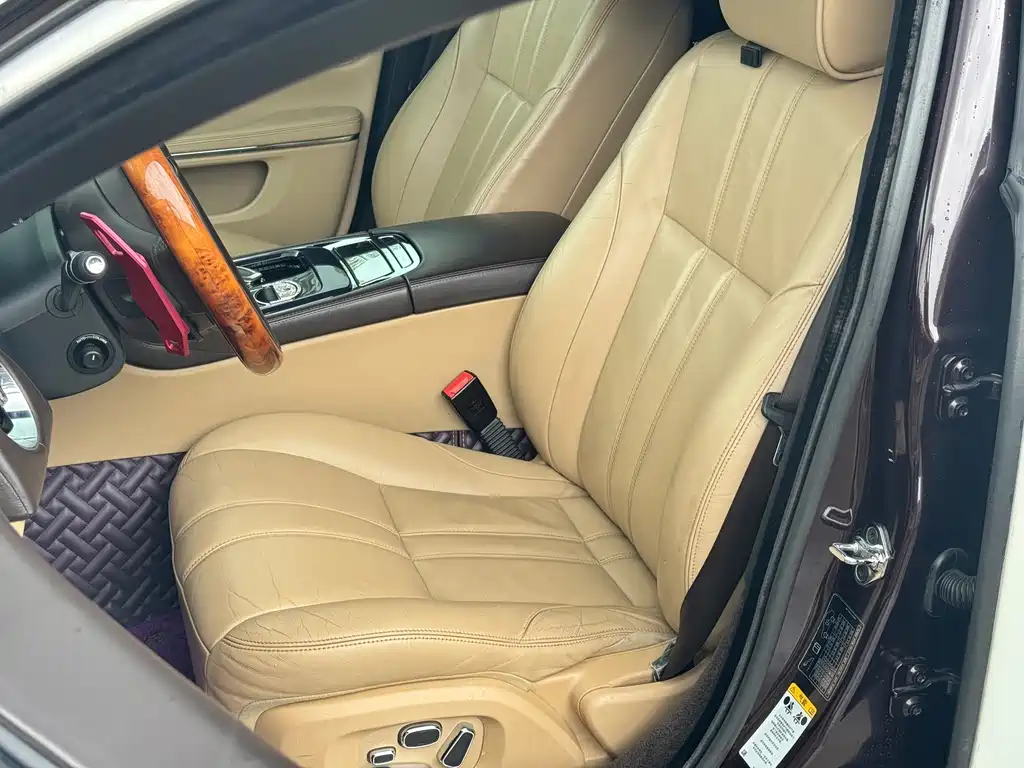 Jaguar XJ 2012 — фото 16