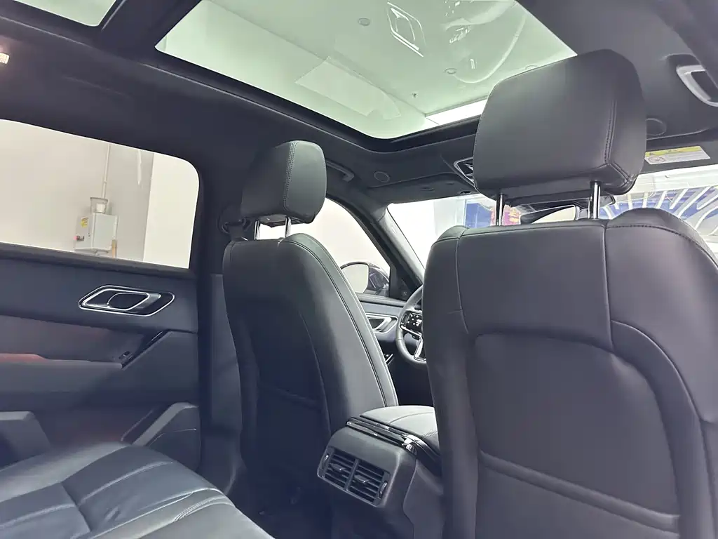 Land Rover Range Rover Velar 2024 — фото 14