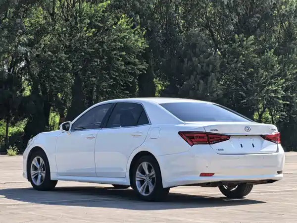 Toyota Crown 2017