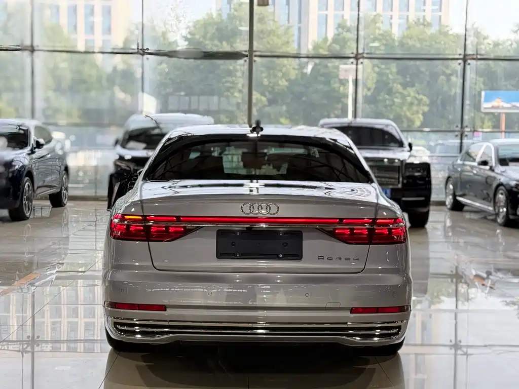 Audi A8 2024