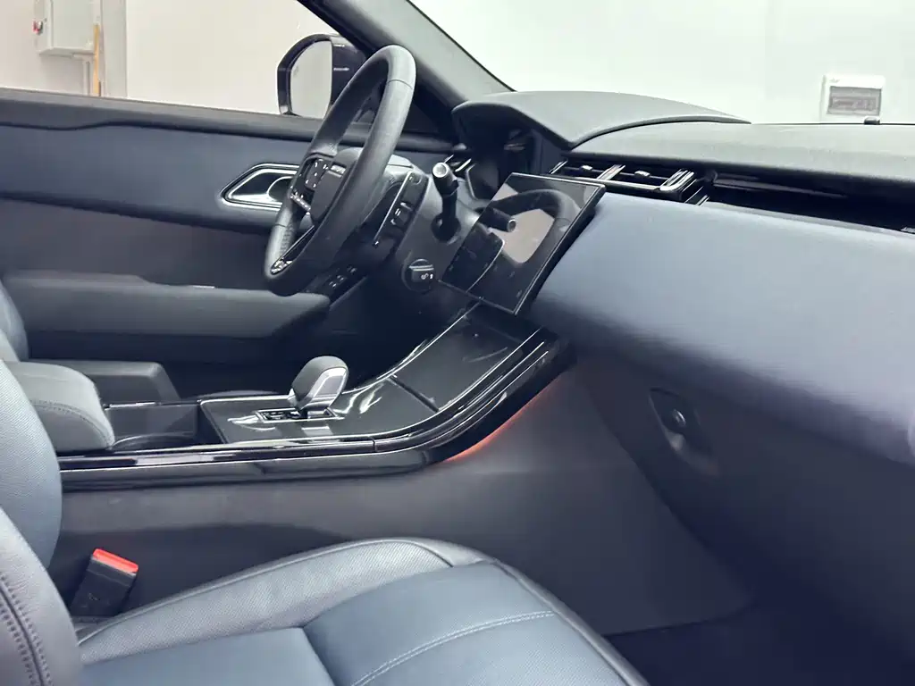 Land Rover Range Rover Velar 2024 — фото 15