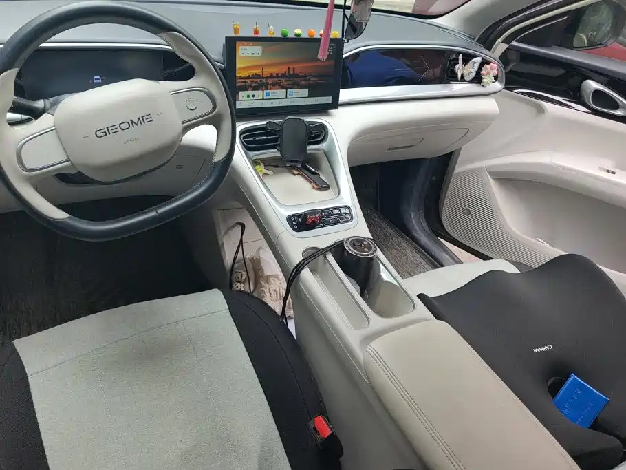 Geely Galaxy Starwish 2025 — фото 16