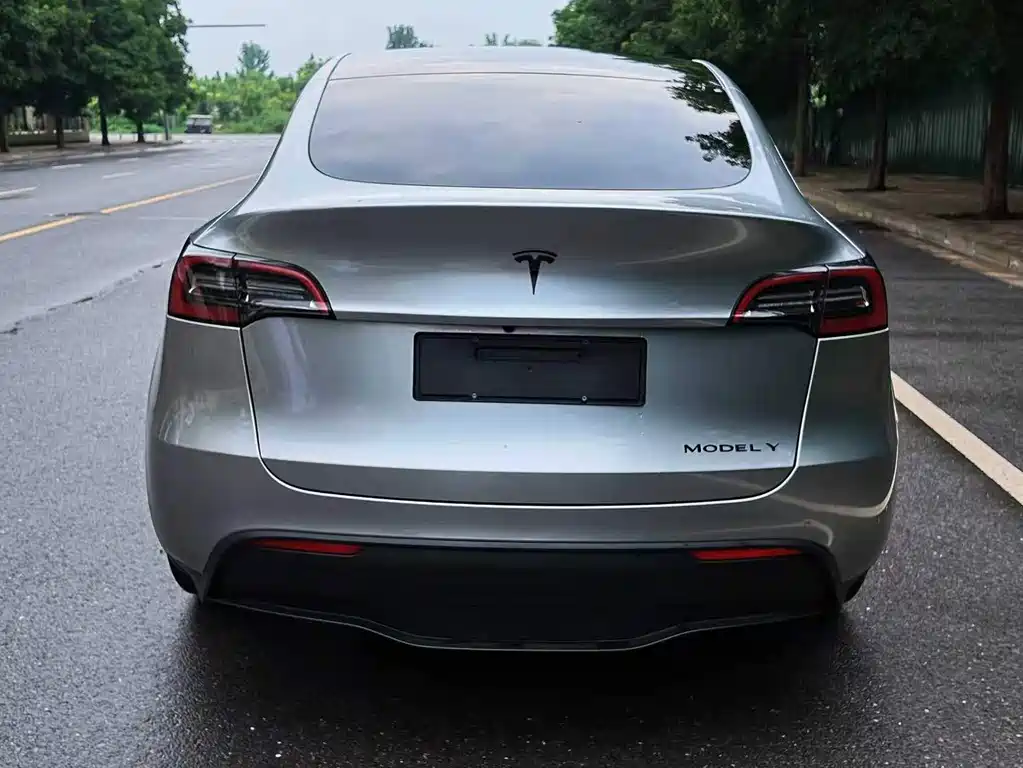 Tesla Model Y 2022 — фото 8