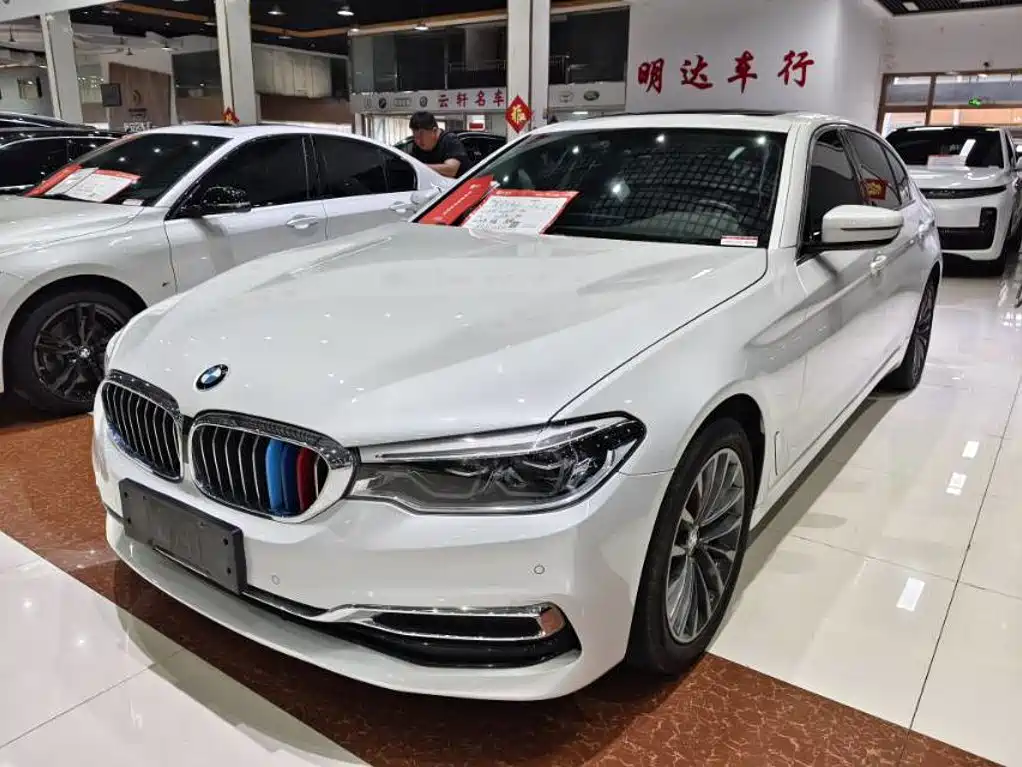 BMW 5 Series 2019 — фото 1