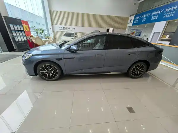 BYD Seal 07 DM-i 2025