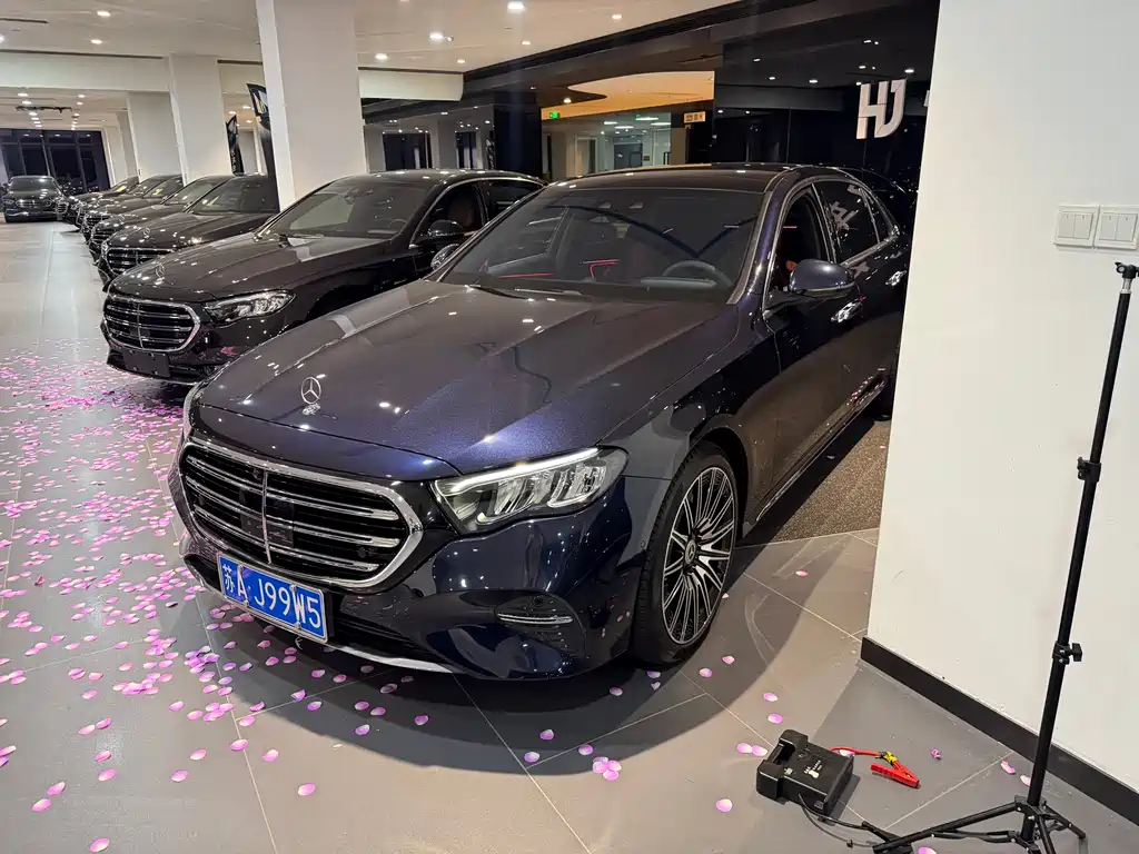 Mercedes-Benz E-Class 2024