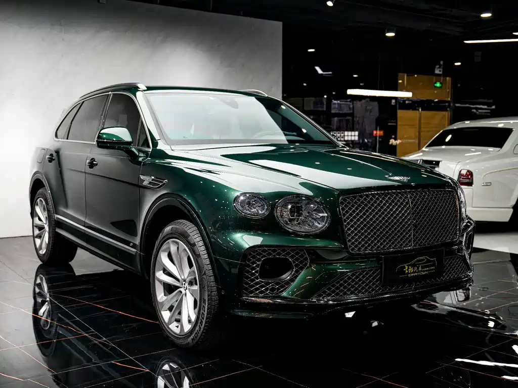Bentley Bentayga 2021 — фото 3