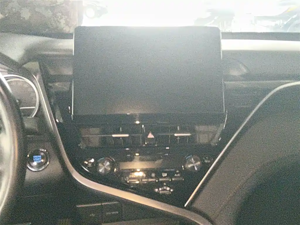 Toyota Camry 2022 — фото 13