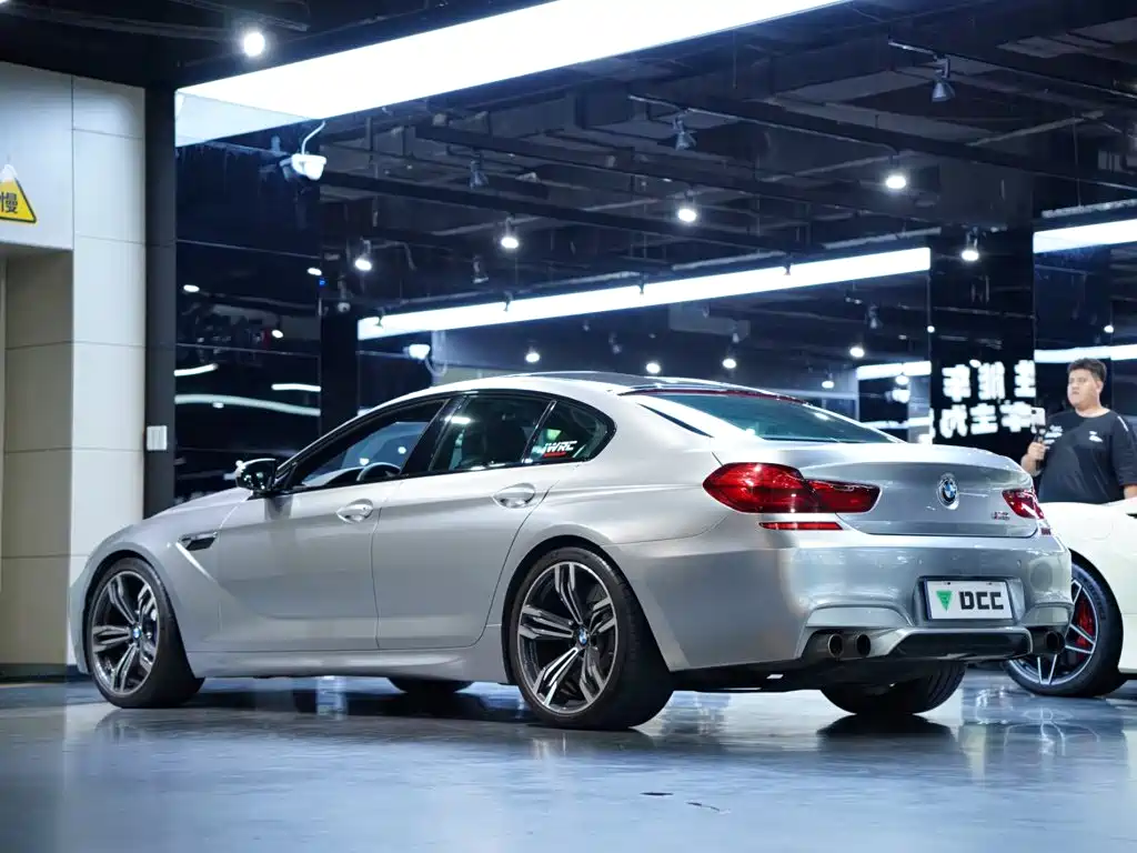 BMW M6 2015 — фото 9