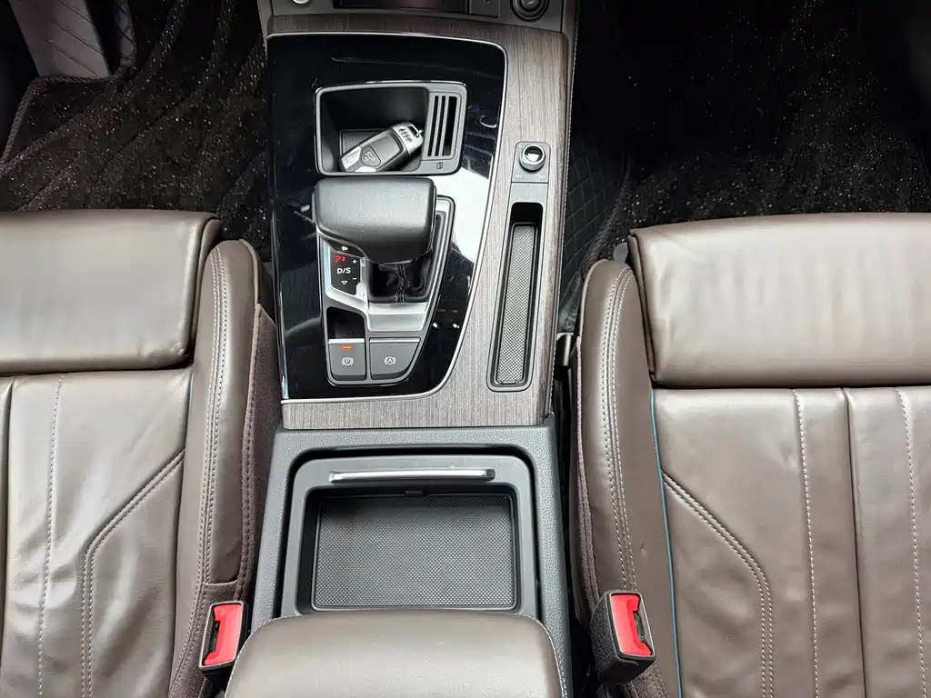 Audi Q5L 2023 — фото 12