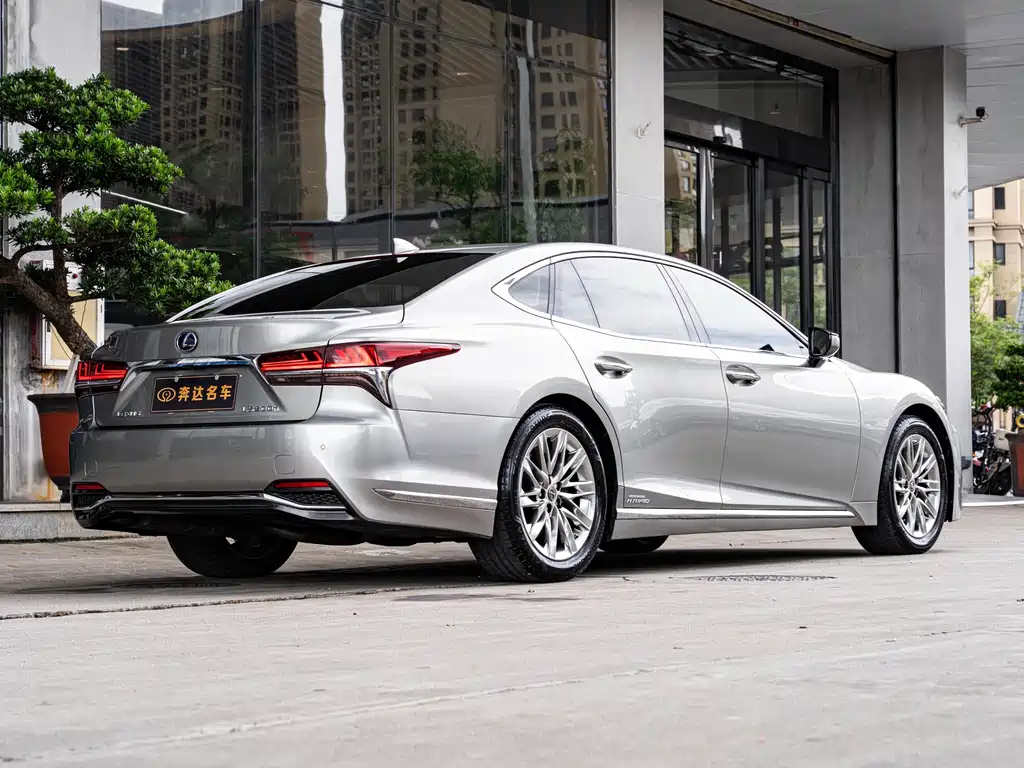 Lexus LS 2019