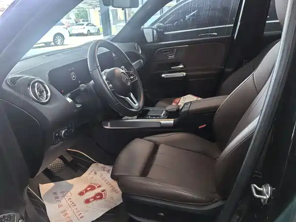 Mercedes-Benz GLB 2023