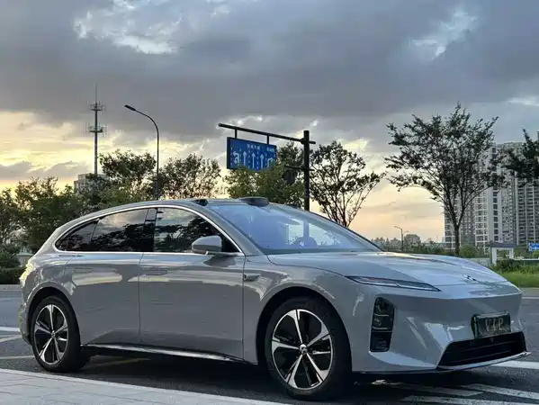 NIO ET5T 2025