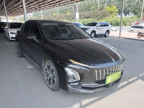 Hongqi E-QM5 2022