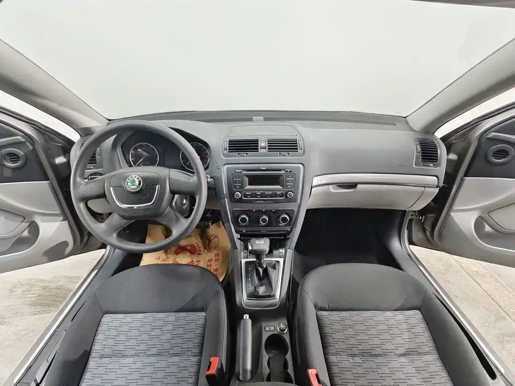 Skoda Octavia 2013 — фото 9