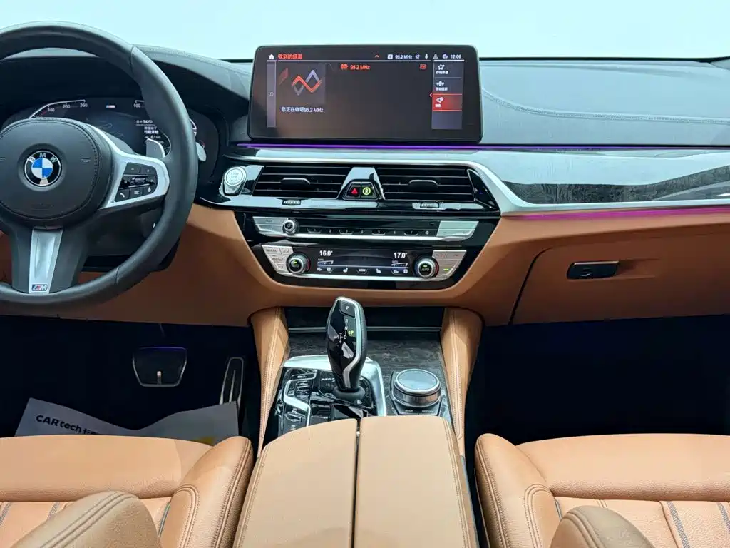 BMW 6 Series GT 2023 — фото 26