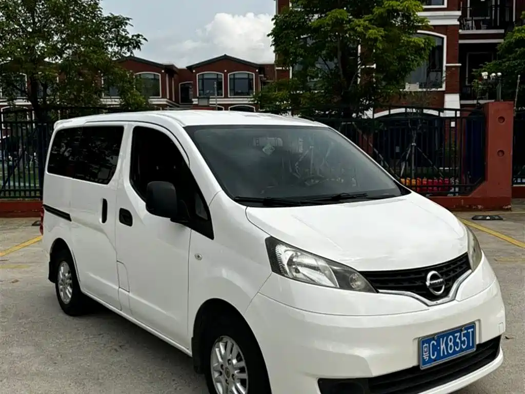 Nissan NV200 2013