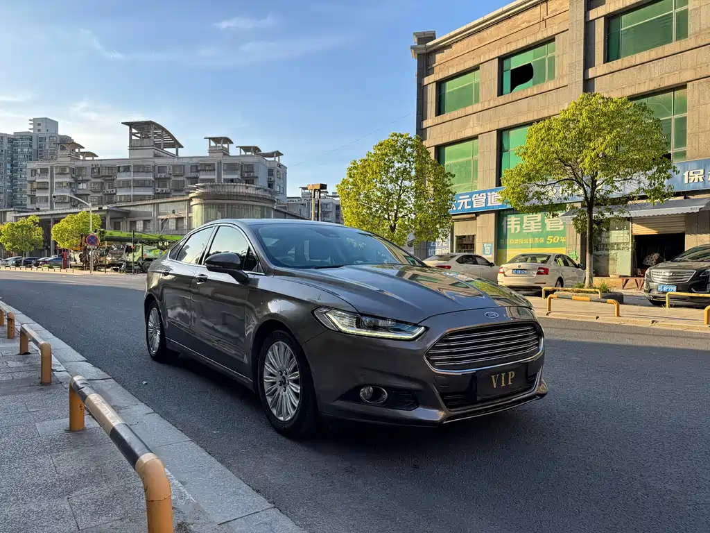 Ford Mondeo 2014 — фото 3