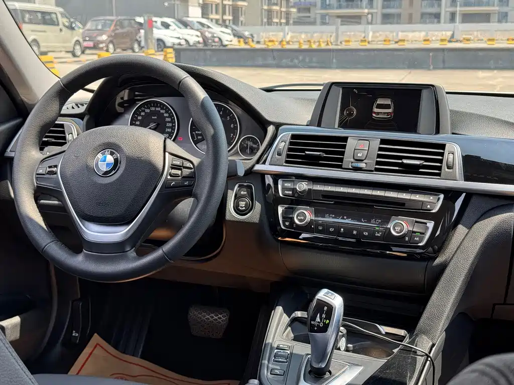 BMW 3 Series 2017 — фото 12