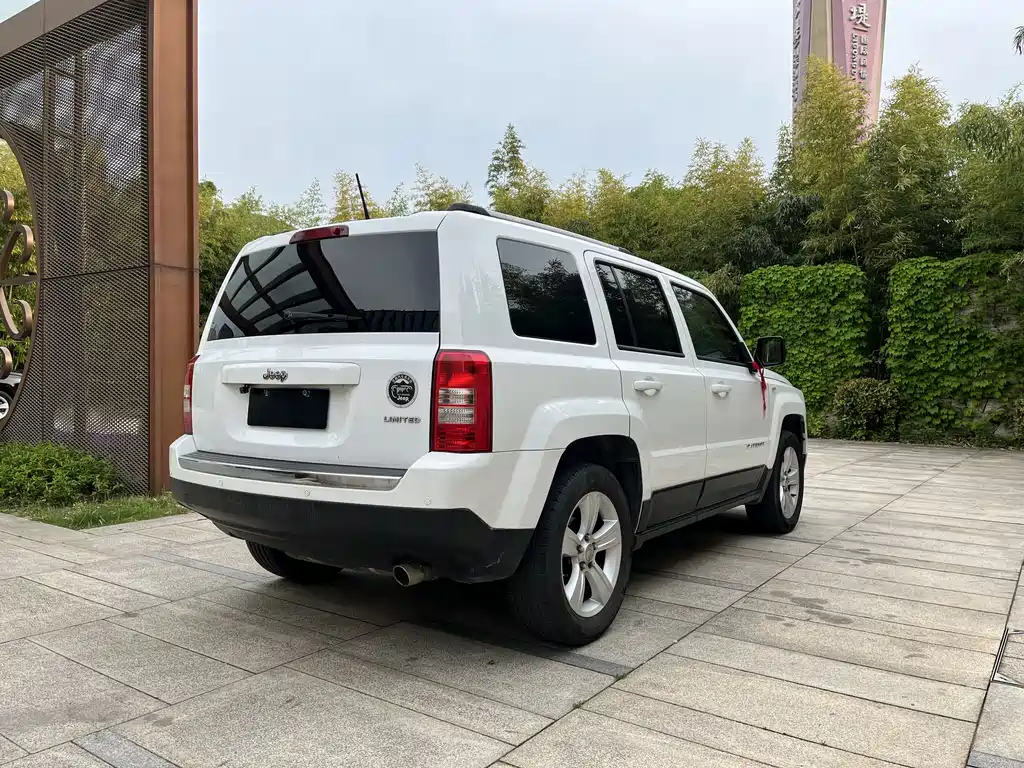 Jeep Patriot 2014 — фото 14