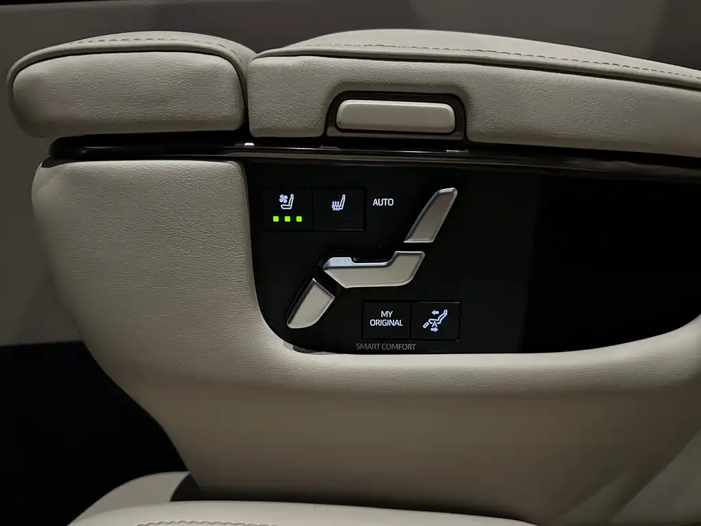 Toyota Alphard 2024 — фото 10
