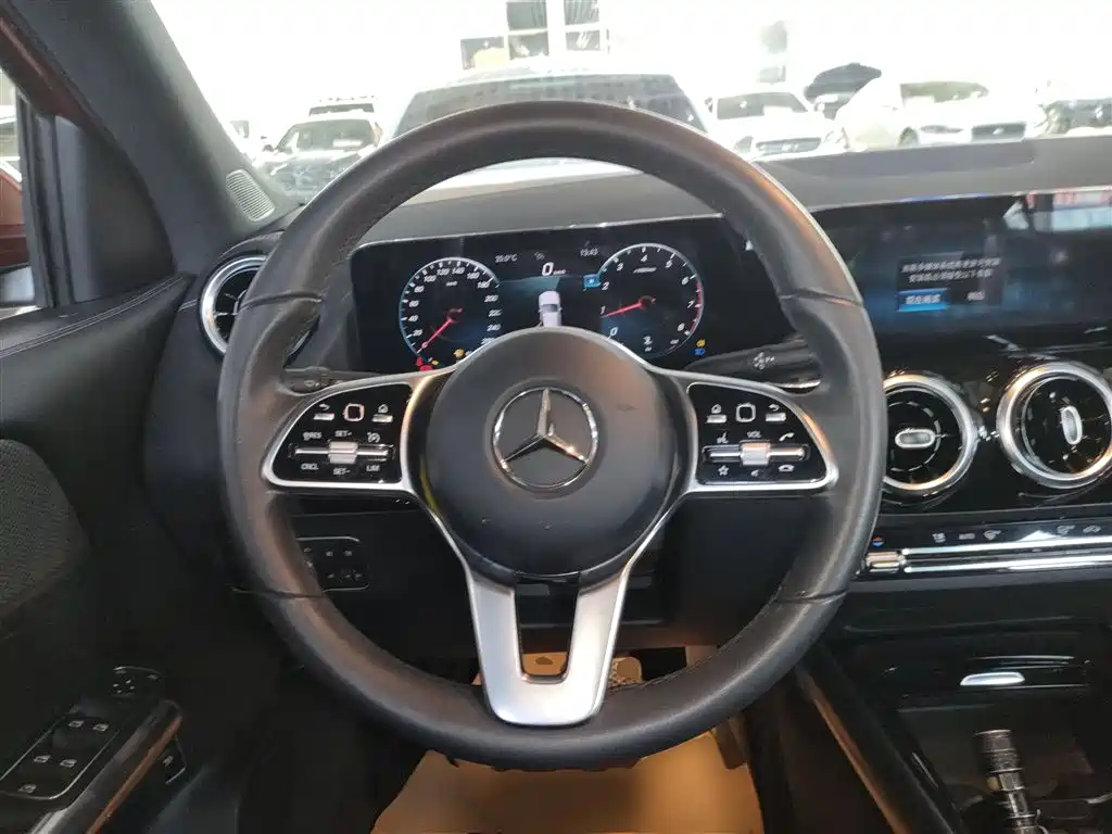 Mercedes-Benz GLA 2020 — фото 11
