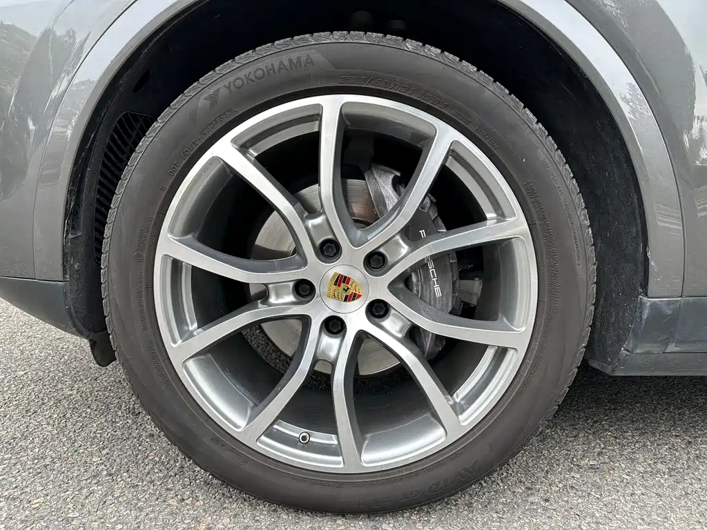 Porsche Cayenne 2021 — фото 14