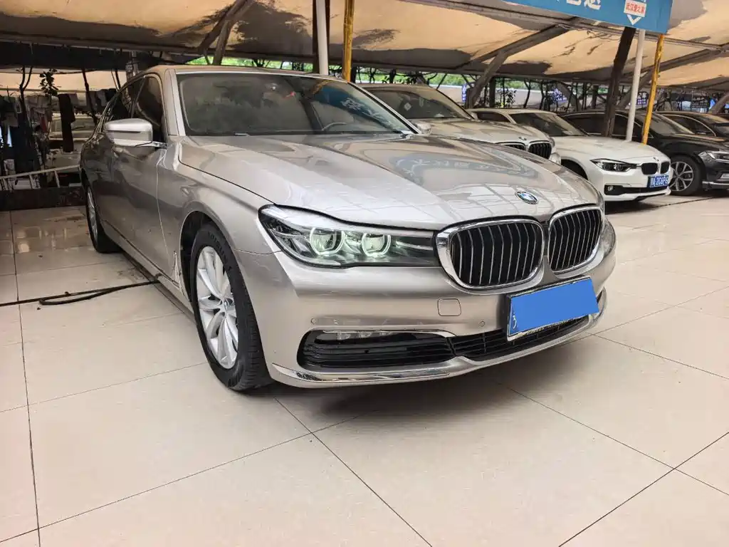 BMW 7 Series 2017 — фото 3