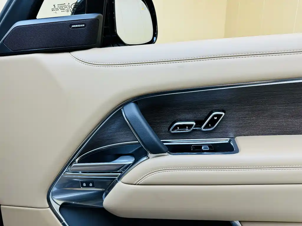 Land Rover Range Rover 2023 — фото 13