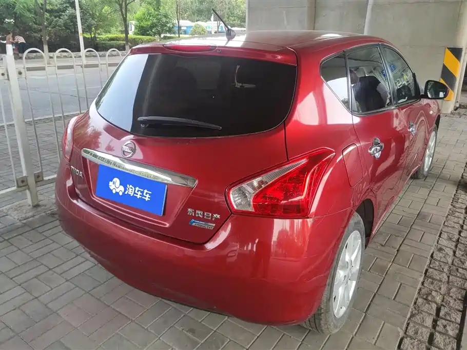 Nissan Tiida 2012