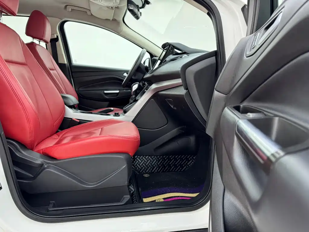 Ford Kuga 2016 — фото 17