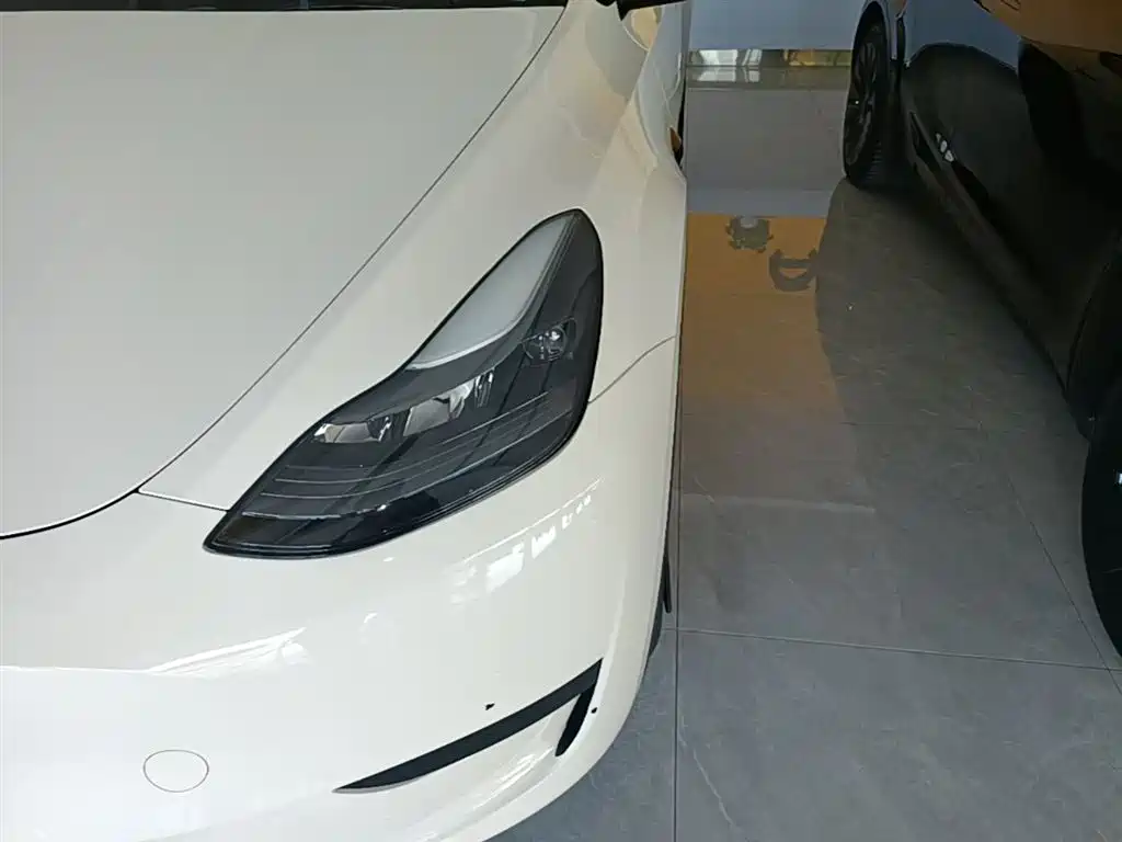 Tesla Model Y 2023 — фото 24