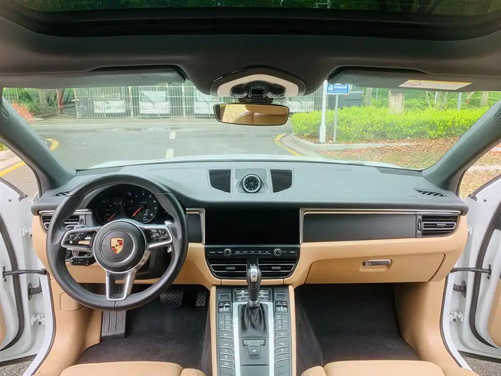 Porsche Macan 2020 — фото 15