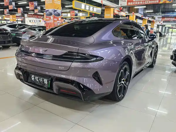 Xiaomi SU7 2025