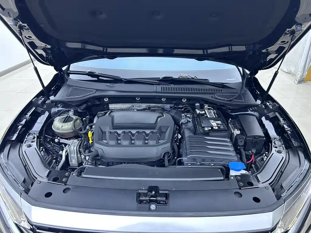 Volkswagen Passat 2023 — фото 12