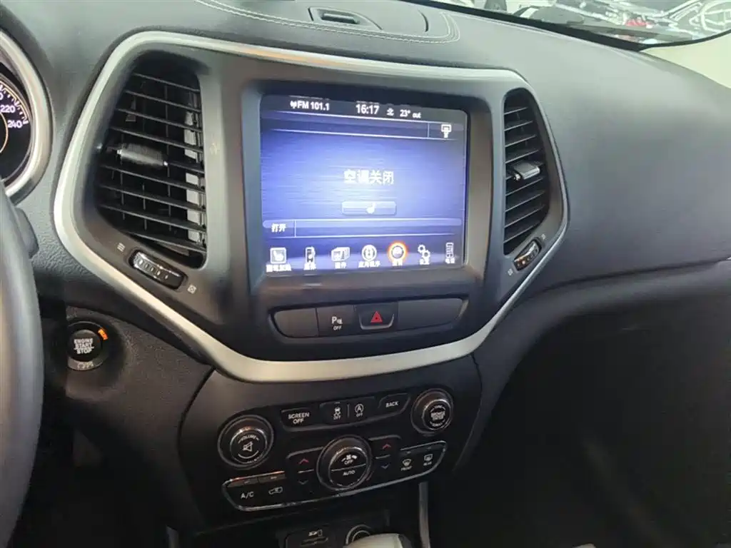 Jeep Cherokee 2021 — фото 13