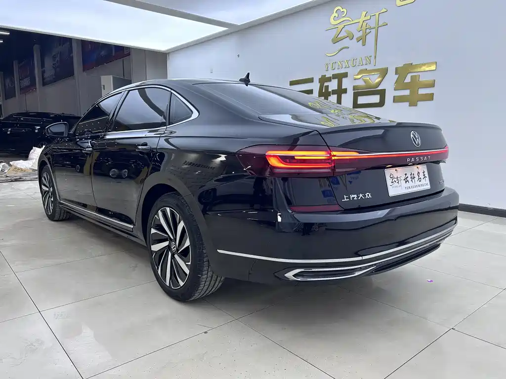 Volkswagen Passat 2023 — фото 11
