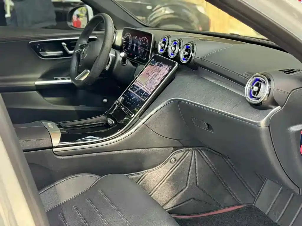 Mercedes-Benz C-Class 2023