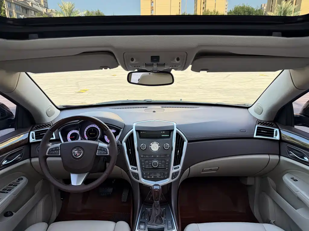 Cadillac SRX 2010 — фото 12