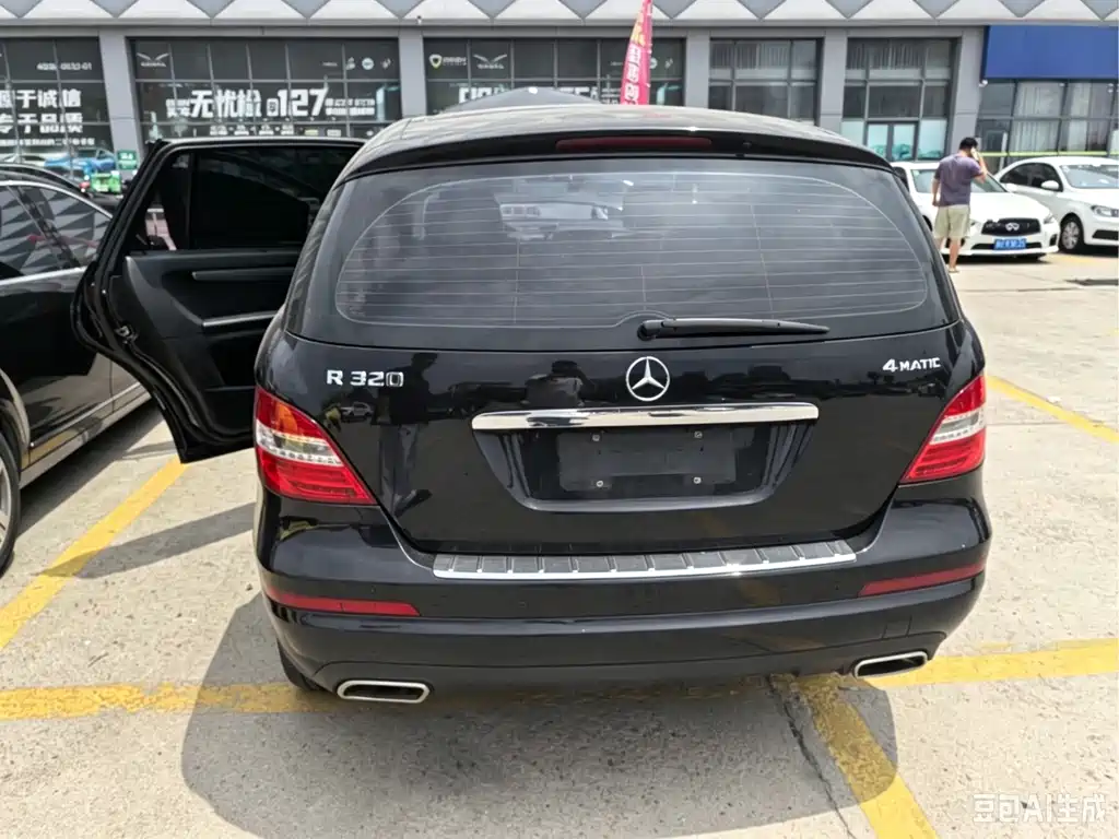 Mercedes-Benz R-Class 2016 — фото 11