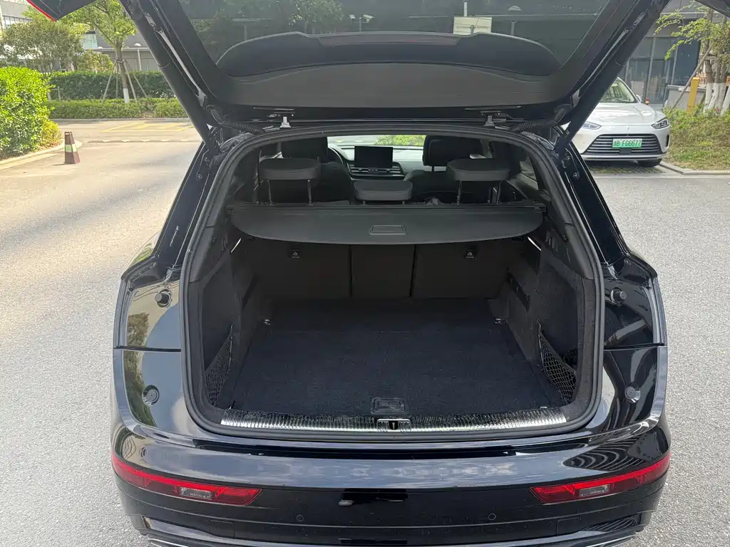 Audi Q5L 2023 — фото 29