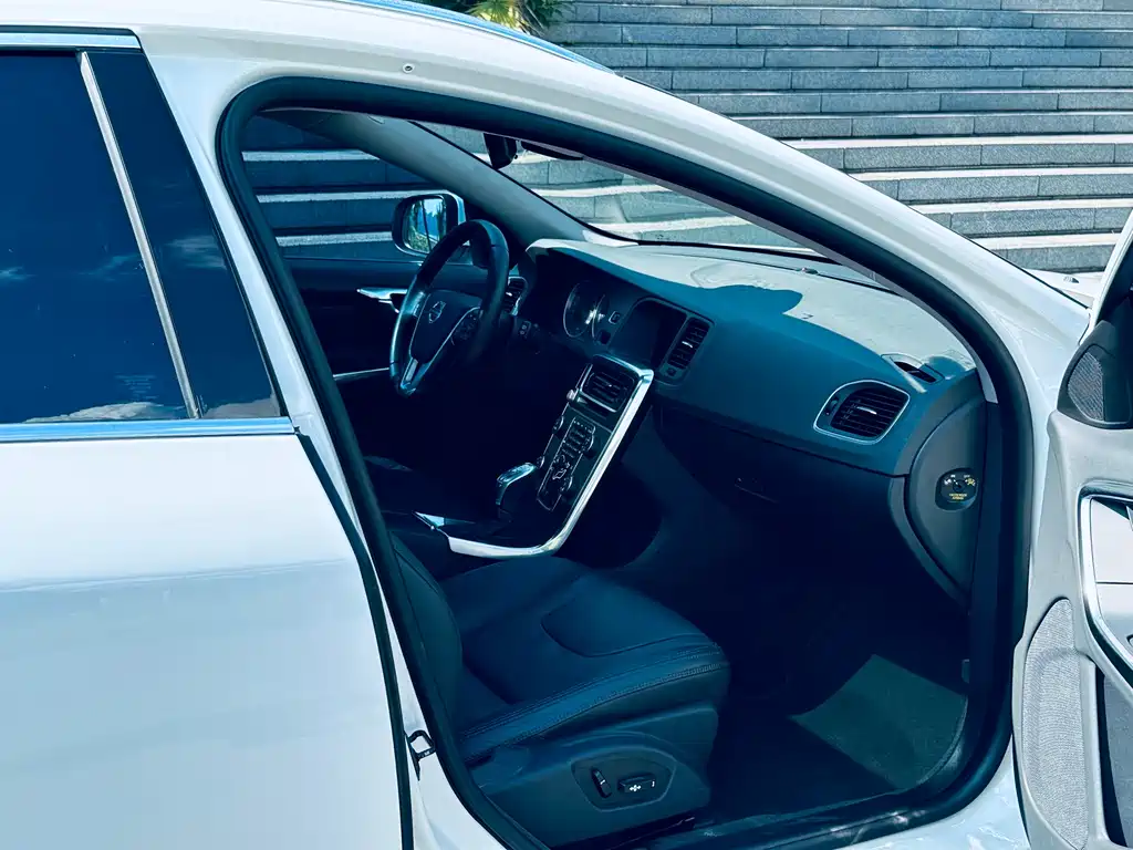 Volvo V60 2013