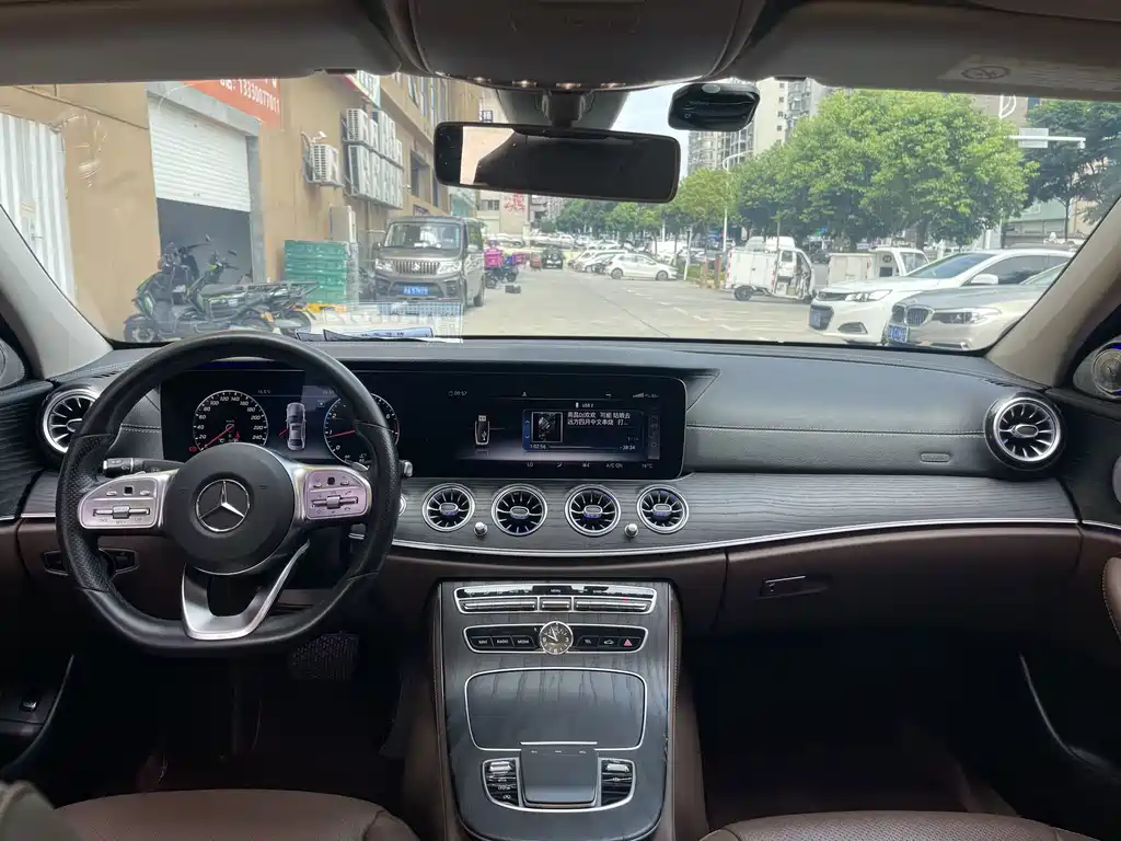 Mercedes-Benz E-Class 2020 — фото 10
