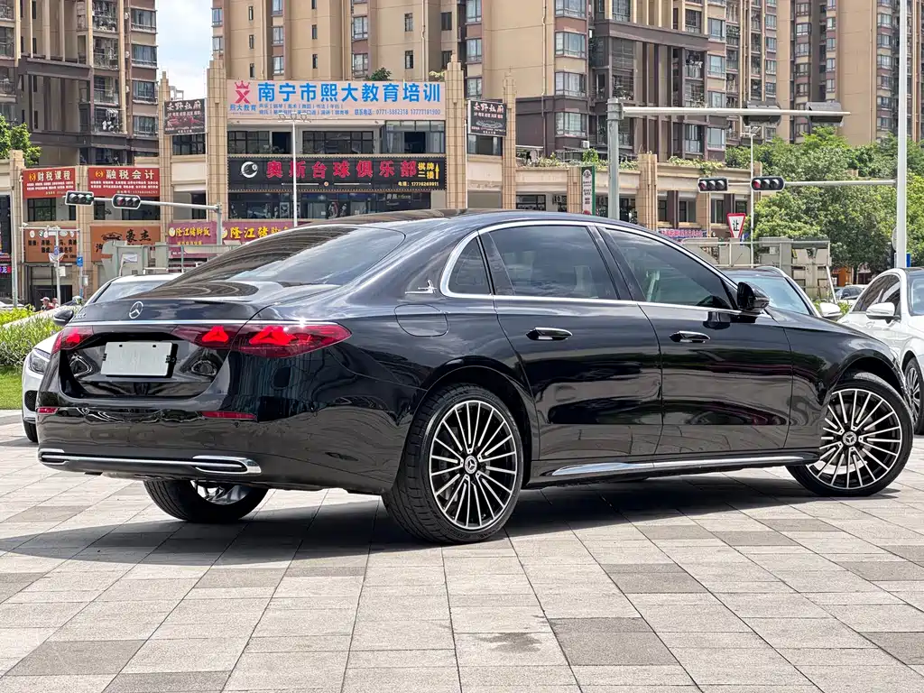 Mercedes-Benz E-Class 2024